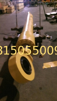 hydraulic cylinder--Komatsu--pc 200, pc400, pc 800, pc 1250, etc