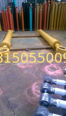 hydraulic cylinder--Komatsu--pc 200, pc400, pc 800, pc 1250, etc