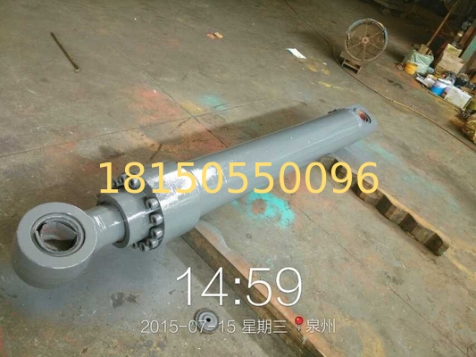 14587747    EC750 boom   hydraulic cylinder